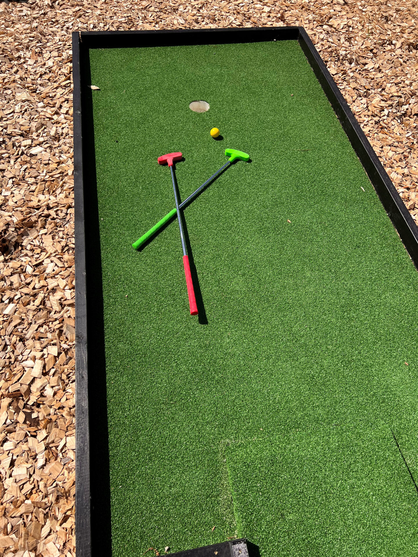 mini golf putters at la broquerie golf course